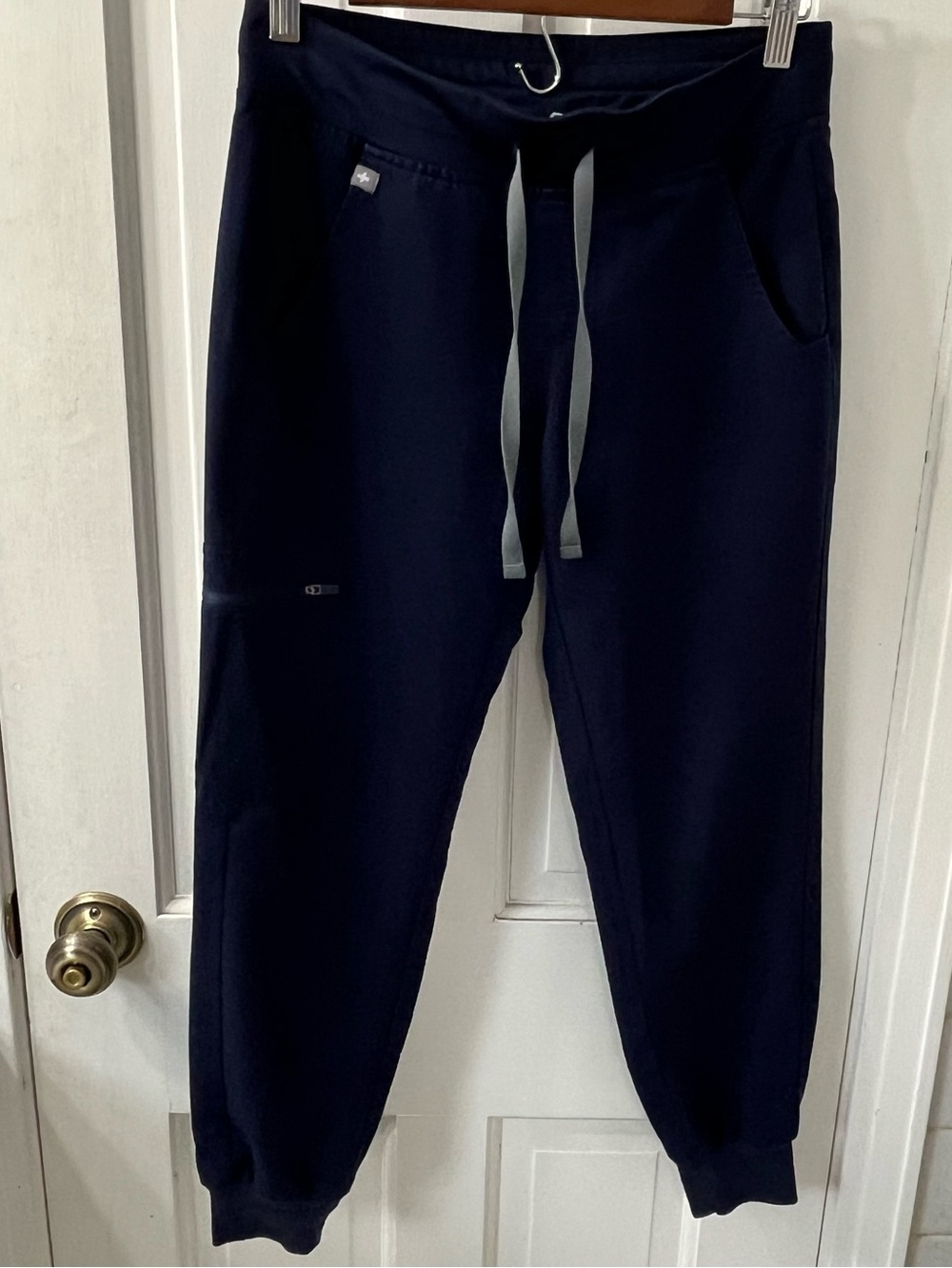 Figs Zamora Jogger Scrub Pants in Navy Blue. Women’s Size XSP